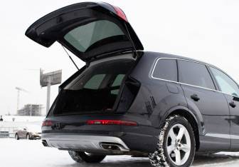 Подержанный автомобиль Audi Q7 2016 года (16 фото)