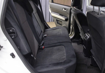 Подержанный автомобиль Nissan X-Trail 2014 года (12 фото)