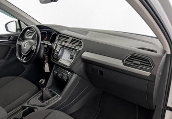 Подержанный автомобиль Volkswagen Tiguan 2018 года (11 фото)