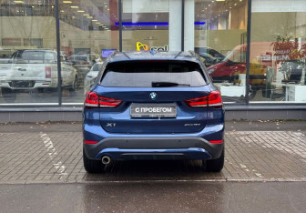 Подержанный автомобиль BMW X1 2021 года (7 фото)
