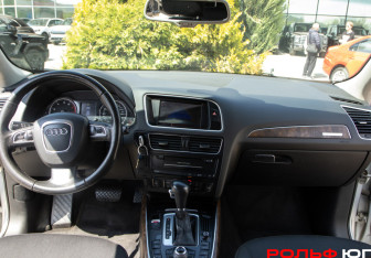 Подержанный автомобиль Audi Q5 2009 года (10 фото)