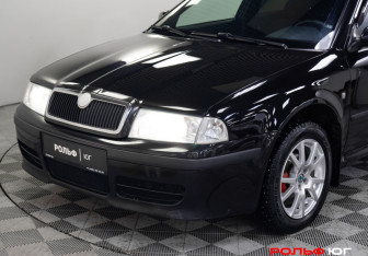 Подержанный автомобиль Skoda Octavia Liftback 2007 года (22 фото)