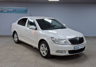 Подержанный автомобиль Skoda Octavia Liftback 2011 года (3 фото)