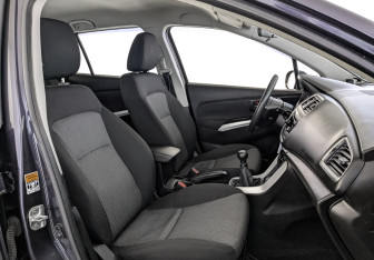 Подержанный автомобиль Suzuki SX4 Hatchback 2014 года (23 фото)