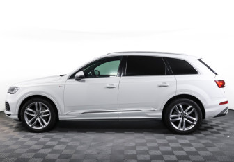 Подержанный автомобиль Audi Q7 2020 года (8 фото)
