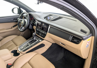Подержанный автомобиль Porsche Macan 2020 года (11 фото)