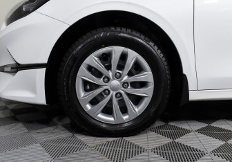 Подержанный автомобиль Kia Ceed Hatchback 2022 года (8 фото)