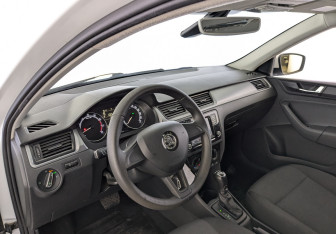 Подержанный автомобиль Skoda Rapid Liftback 2019 года (16 фото)