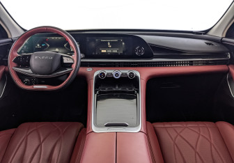 Подержанный автомобиль Exeed RX 2023 года (14 фото)