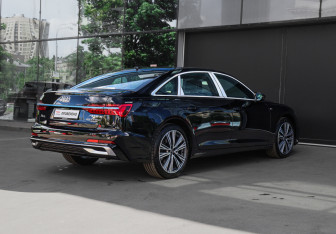 Подержанный автомобиль Audi A6 Sedan 2025 года (4 фото)