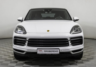 Подержанный автомобиль Porsche Cayenne 2019 года (2 фото)