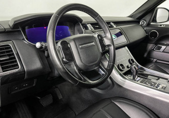 Подержанный автомобиль Land Rover Range Rover Sport 2018 года (13 фото)