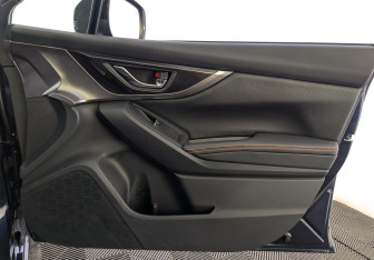 Подержанный автомобиль Subaru XV 2017 года (22 фото)