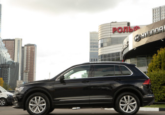 Подержанный автомобиль Volkswagen Tiguan 2019 года (6 фото)