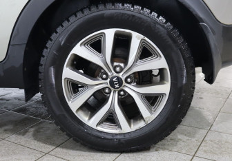 Подержанный автомобиль Kia Sportage 2014 года (9 фото)