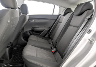 Подержанный автомобиль Kia Rio Hatchback 2021 года (11 фото)