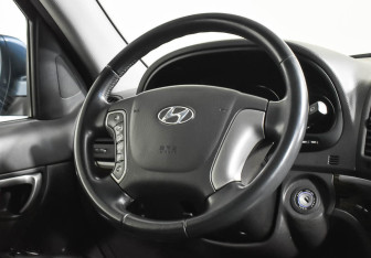 Подержанный автомобиль Hyundai Santa Fe 2012 года (13 фото)