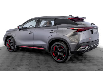 Подержанный автомобиль Omoda C5 2022 года (7 фото)