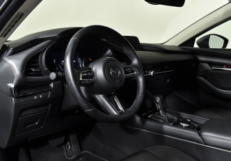 Подержанный автомобиль Mazda 3 Sedan 2019 года (11 фото)
