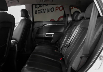 Подержанный автомобиль Opel Antara 2010 года (10 фото)