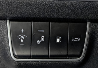 Подержанный автомобиль Kia Stinger 2018 года (28 фото)