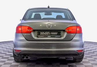 Подержанный автомобиль Volkswagen Jetta Sedan 2012 года (6 фото)