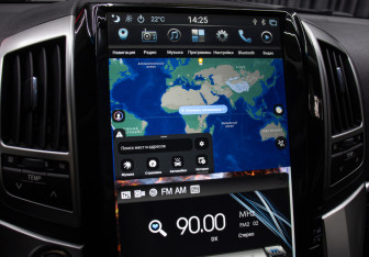 Подержанный автомобиль Toyota Land Cruiser Suv 2012 года (19 фото)