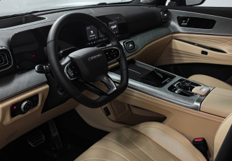 Подержанный автомобиль Jaecoo J8 2024 года (9 фото)