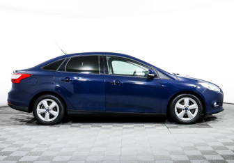 Подержанный автомобиль Ford Focus Sedan 2012 года (4 фото)