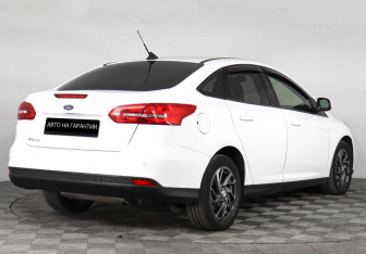 Подержанный автомобиль Ford Focus Sedan 2019 года (3 фото)