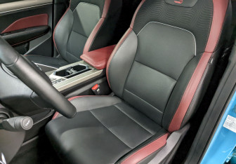 Подержанный автомобиль Geely Coolray 2023 года (14 фото)