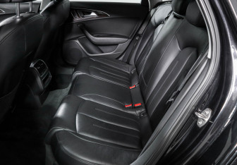 Подержанный автомобиль Audi A6 Sedan 2014 года (10 фото)