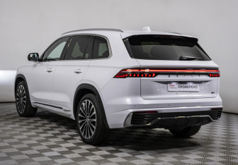 Подержанный автомобиль Geely Monjaro 2025 года (7 фото)