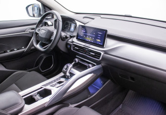 Подержанный автомобиль Geely Coolray 2021 года (10 фото)