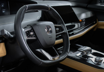 Подержанный автомобиль Changan UNI-K 2024 года (13 фото)