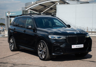 Подержанный автомобиль BMW X7 2020 года (3 фото)