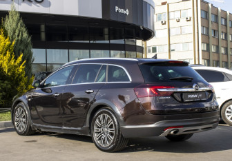 Подержанный автомобиль Opel Insignia Wagon 2014 года (7 фото)