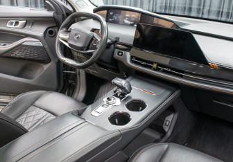 Подержанный автомобиль Changan UNI-K 2022 года (11 фото)