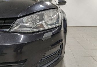 Подержанный автомобиль Volkswagen Golf Hatchback 2014 года (16 фото)