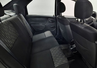 Подержанный автомобиль Renault Logan Sedan 2013 года (11 фото)