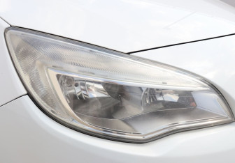 Подержанный автомобиль Opel Astra Hatchback 2011 года (23 фото)