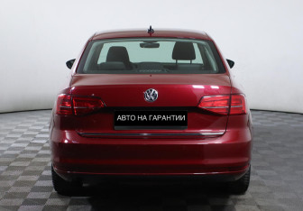 Подержанный автомобиль Volkswagen Jetta Sedan 2016 года (4 фото)