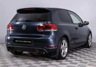 Подержанный автомобиль Volkswagen Golf GTI Hatchback 2012 года (3 фото)