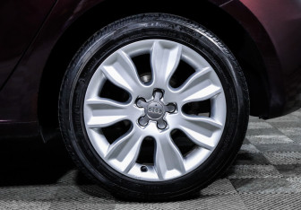 Подержанный автомобиль Audi A1 2014 года (15 фото)