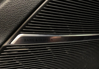 Подержанный автомобиль Audi Q8 2018 года (16 фото)