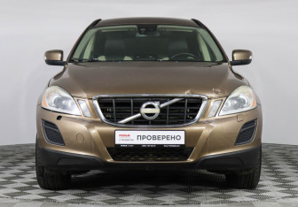 Подержанный автомобиль Volvo XC60 2010 года (2 фото)