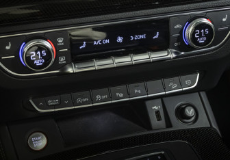 Подержанный автомобиль Audi SQ5 2020 года (15 фото)