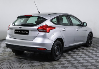 Подержанный автомобиль Ford Focus Hatchback 2016 года (3 фото)
