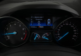Подержанный автомобиль Ford Kuga 2019 года (12 фото)