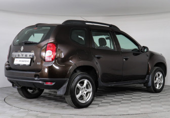 Подержанный автомобиль Renault Duster 2014 года (3 фото)